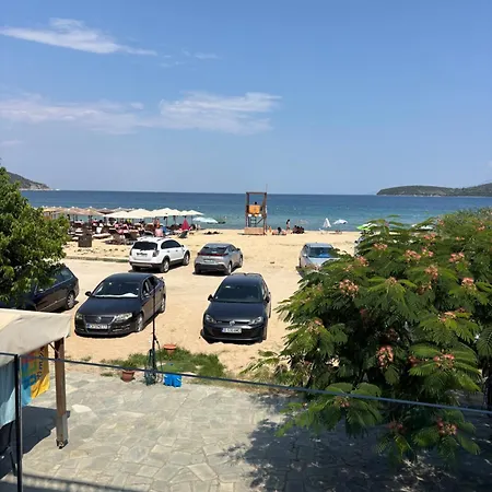 Seafront Lejlighed Néa Péramos